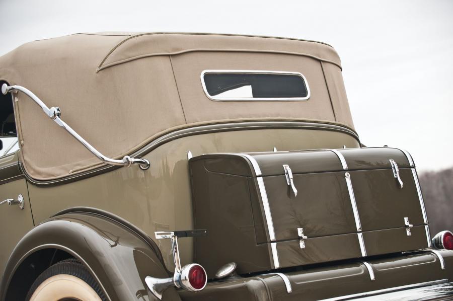  Chrysler Imperial CQ Convertible Sedan 1933 года  (фото 9 из 22)